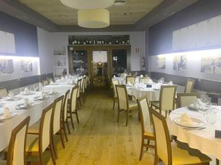Lloguer Local Comercial a Carballo. Traspaso bar  restaurante en rúa coruña de carballo
