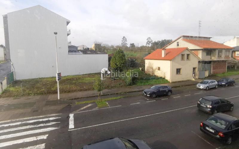 Foto dac8d4bc-6c5a-40c9-b9e9-7e331c0ff150. Edificio  en av. malpica en Carballo