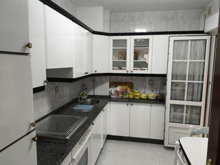 Appartement  Avenida isidro parga pondal. Piso con excelentes vistas en laxe