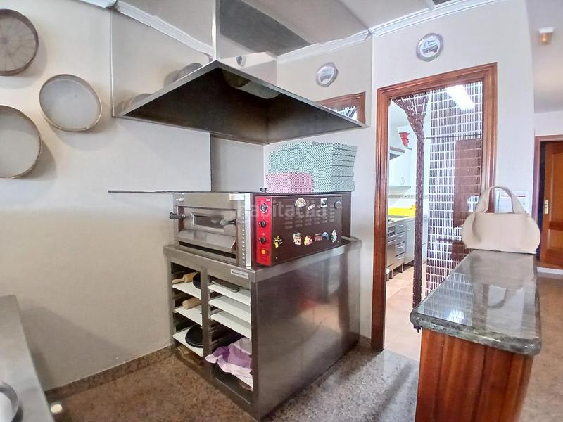 Foto 4c3d3a00-ca06-486c-8419-642721060014. Local comercial negocio de hostelería en pleno funcionamiento en Carballo