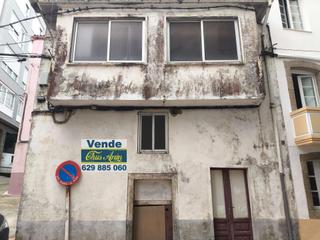 Maison à Malpica de Bergantiños. Casa en malpica centro, a 95 metros de la playa