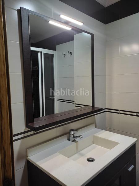 Foto c8de7b0c-85cc-4f0a-a667-1c60ebf3dd25. Alquiler piso  zona colegio fogar chorís en Carballo