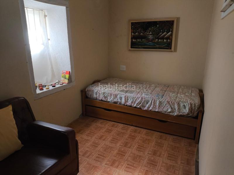 Foto e8e06859-d99d-474e-9d78-8dbc81b7c131. Casa  grande señorial de piedra en outeiro, en Coristanco