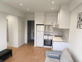 Rent Studio  Calle doctor fleming. Se alquilan espacios en cdoctor fleming, carballo