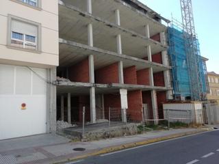 Edifici  Villa amparo 10, laxe. Edificio en construcci?n en el centro de laxe