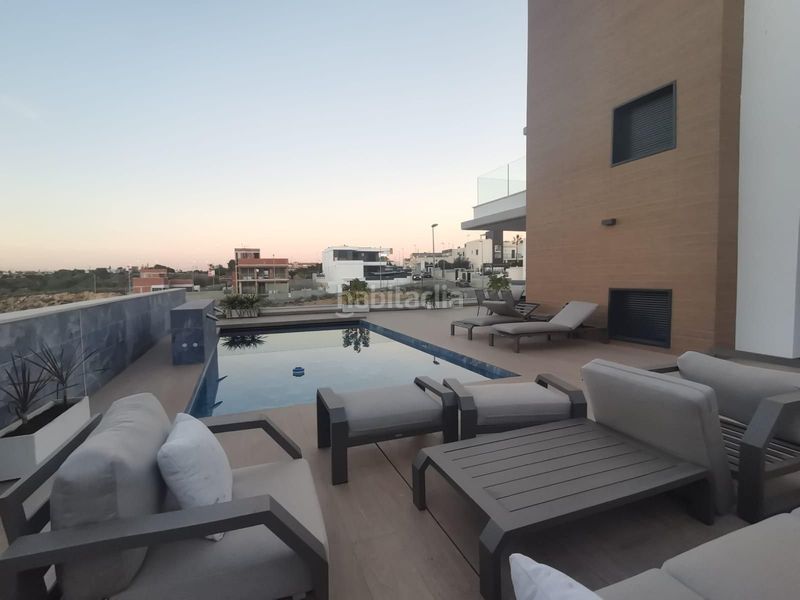 Foto 60137227-ca66-4027-b003-2d936ce40972. Chalet en Campoamor Orihuela