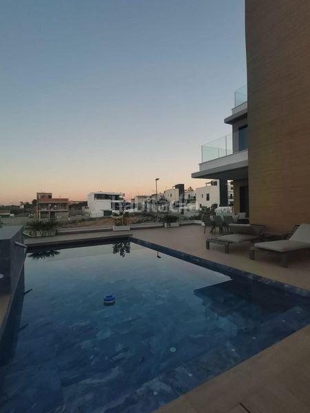Foto d3e2f17c-9866-4b33-b051-c068e195de38. Chalet en Campoamor Orihuela
