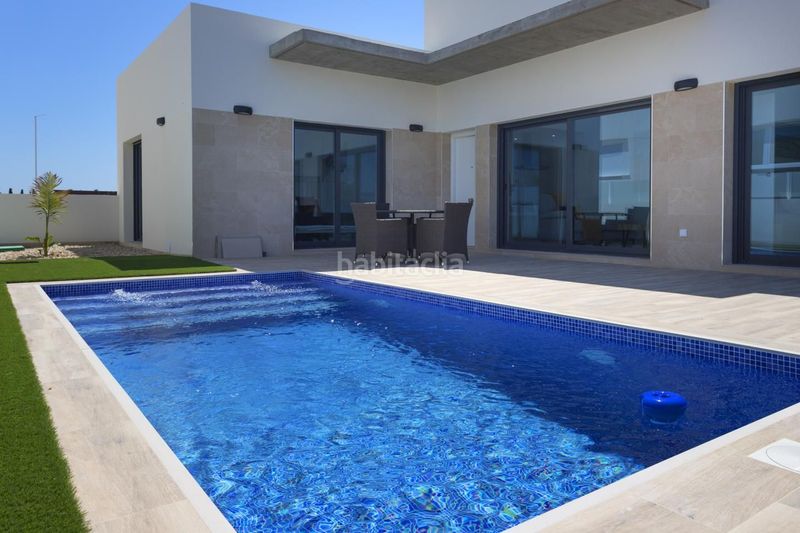 Foto ebd99361-d810-4d57-9d27-0343ef3f97d4. Chalet en Daya Nueva