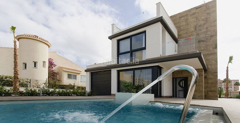 Foto 77a4c790-f1cb-4e2c-a692-3d34435a0c02. Chalet en Campoamor Orihuela