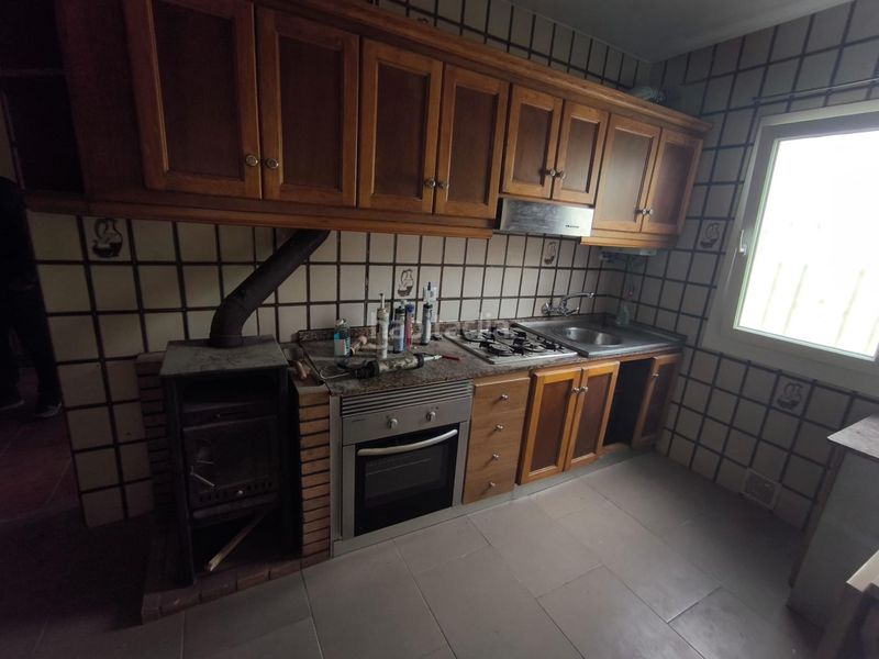 Foto 04181f60-c57e-446c-8b7a-0cab944ce3ed. Casa amb aparcament a Carballo