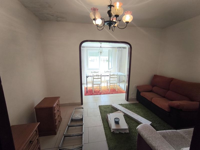 Foto ce68d12a-8cb2-4cdd-ba86-5b2670dad9c8. Casa amb aparcament a Carballo