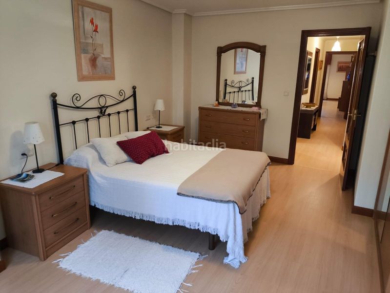 Foto 1a519427-1621-423e-b608-000cf3d46f78. Rent flat with heating parking in Laxe