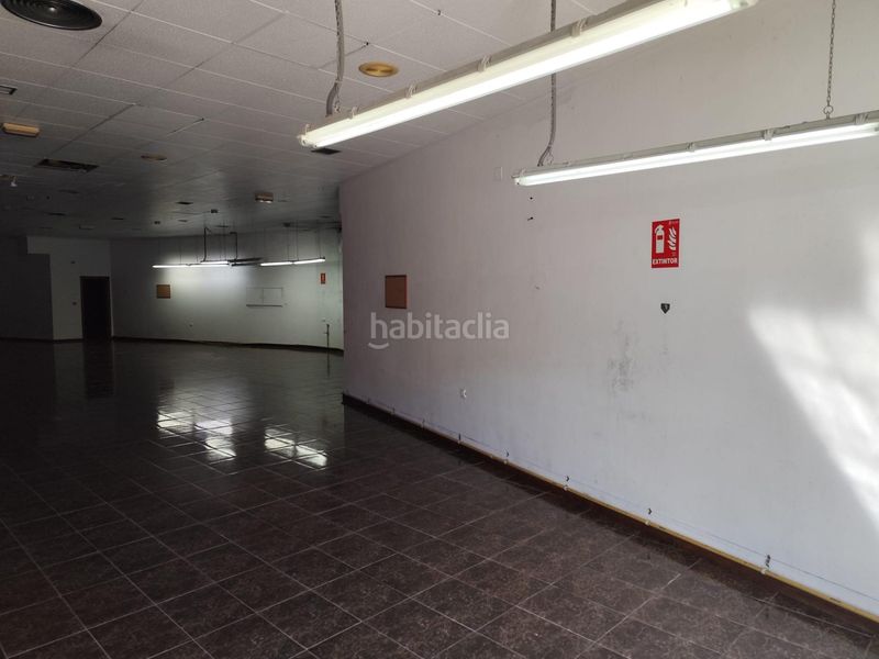 Foto f5cf50bc-5781-4c60-9c3c-ec8bf19da0e3. Local comercial a Carballo