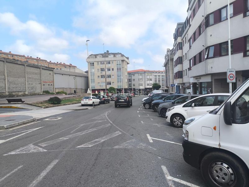 Foto 6788c613-d7f7-4327-8a83-f7e662cdf1cf. Aparcament cotxe a Cambre