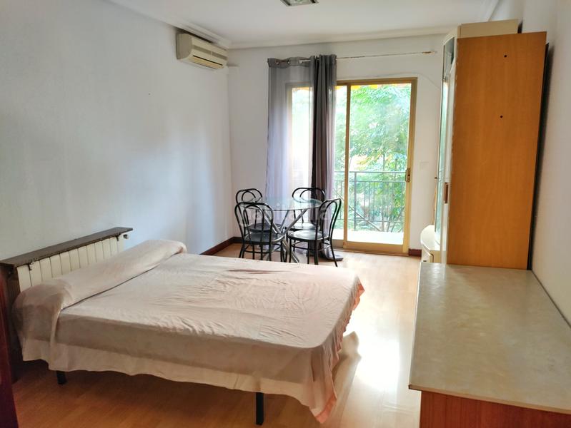 Foto fed279f3-814f-4195-a35d-95ced5de4ca0. Pis a carrer de roger de belfort 27 a Ponent Reus