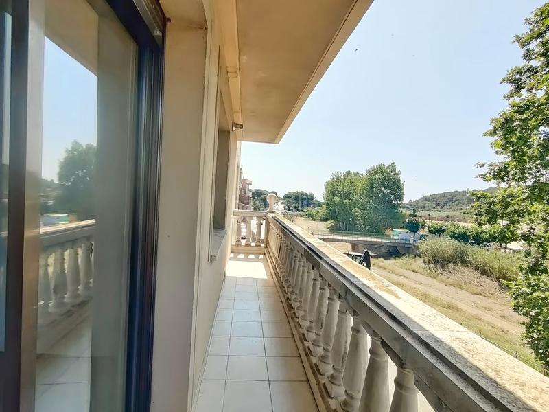 Foto 29fd2369-c72f-4ace-8c4f-2128bbd59285. Edifici a Riudecols