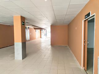 Rent Business premise  Raval de martí folguera. Local grande en el centro de reus, ideal supermercado