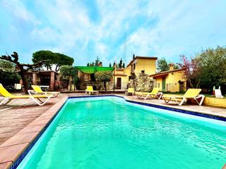 Casa a Mas Pere-Ro de Oro. Encantadora villa rstica 5 dormitorios, jardn extenso y piscin