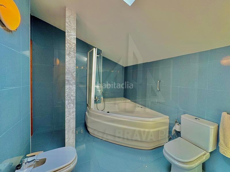 Foto 04450c1e-5a87-4b5e-aa03-e994bf47c1c9. Àtic amb aparcament a El Pedró Palamós