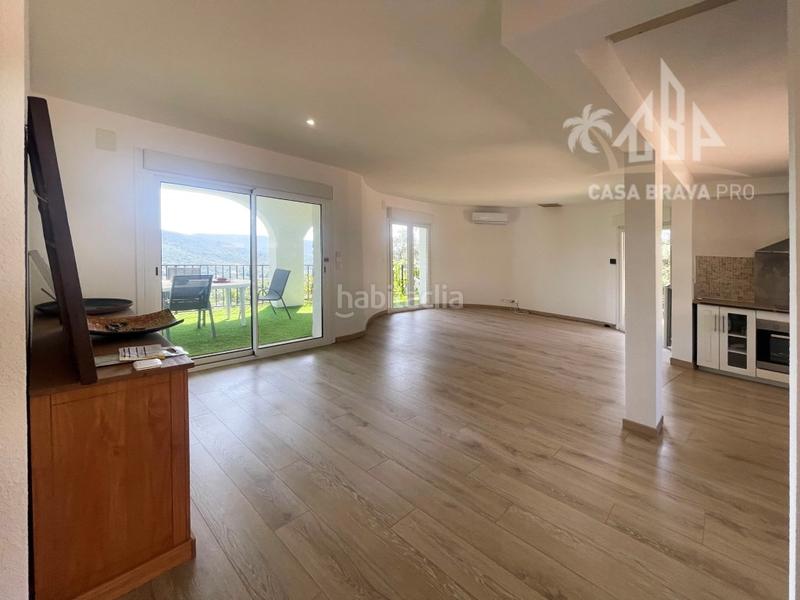 Foto f69c9425-1a4d-40b2-927e-168fe4ea4bf0. Casa vive en plena naturaleza con vistas al mar y montaña encantadora casa de una planta en val repos en Santa Cristina d´Aro