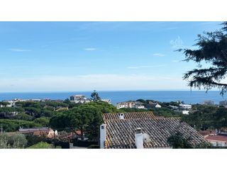 Casa  Avenida fanals. Casa aislada en el barrio de fanals de platja daro