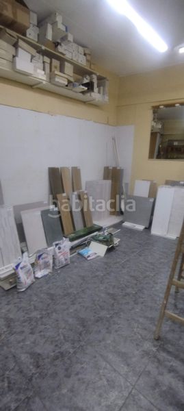 Foto cef85277-2fb2-48bd-8dc2-17014fca97ef. Local comercial a Porta Barcelona