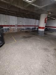 Parking coche en Carrer de valència 500