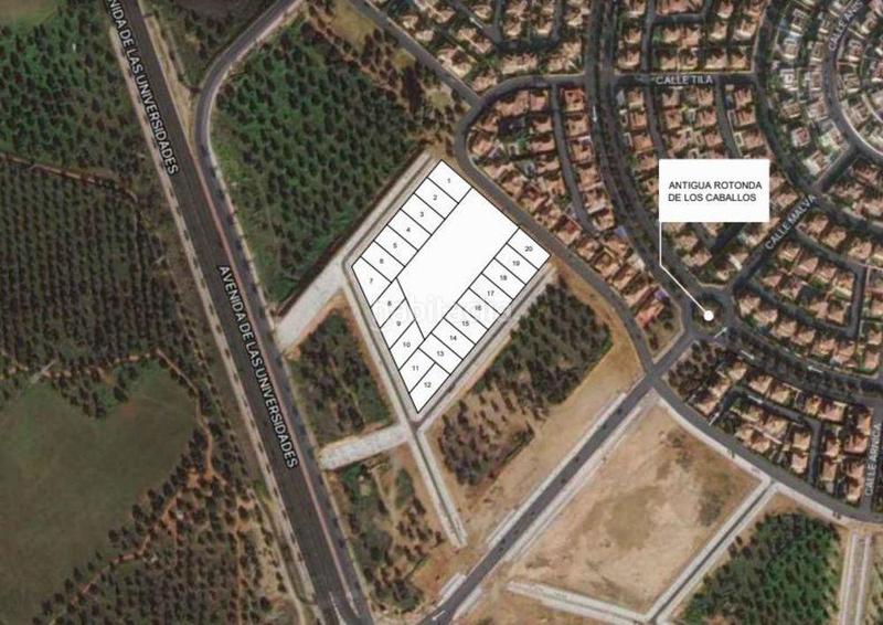 Foto 55c79834-e380-4eb6-a014-a753373eddfd. Terrain résidentiel dans Entrenúcleos Dos Hermanas