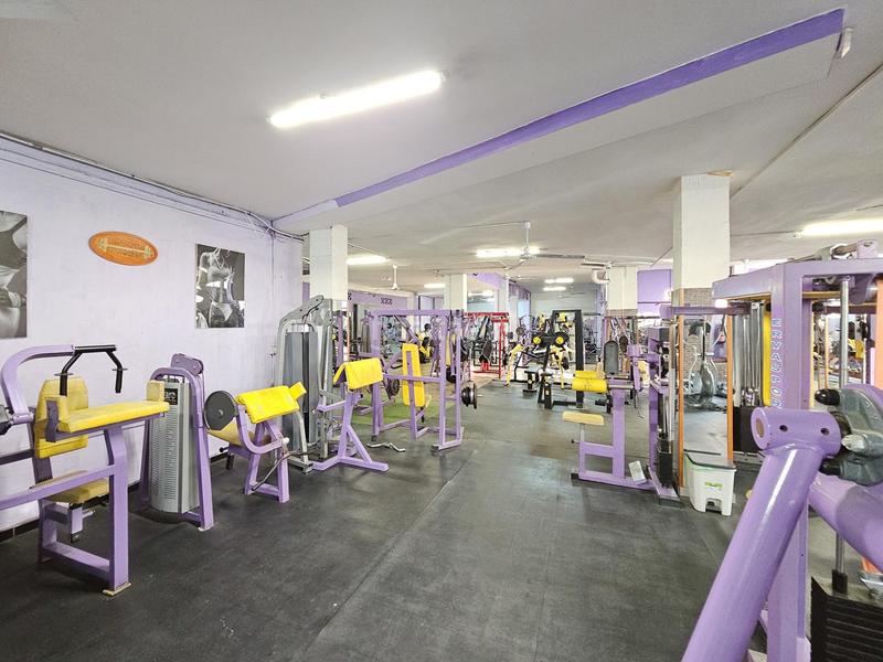 Foto 41316634-6c71-4ca5-887c-2d91ac380c90. Local comercial  de esquina en La Paz Alcalá de Guadaira