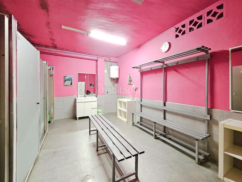 Foto 94ee7538-694a-4c3e-a888-02b3e1430136. Local comercial  de esquina en La Paz Alcalá de Guadaira