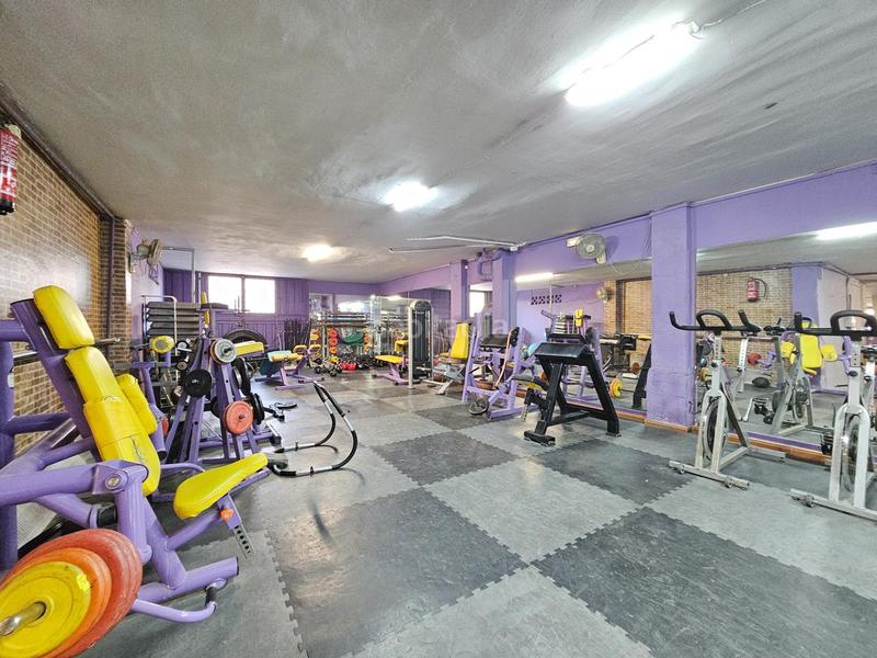 Foto c5d1f755-5182-47c7-b305-aed702324976. Local comercial  de esquina en La Paz Alcalá de Guadaira