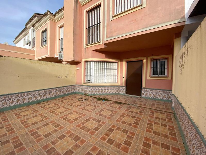 Foto e7c4cdcc-f341-4cd1-bc16-7368ec62686d. Casa a Lebrija
