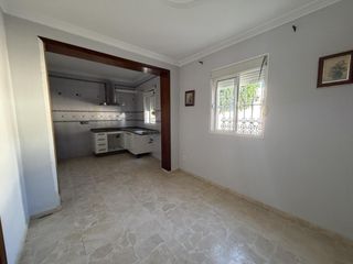 Casa a Orquesta 2. Gran casa de pueblo de esquina en venta en maribáñez  sistema de
