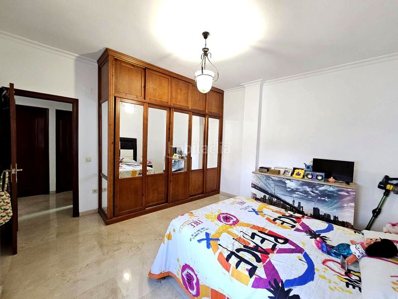 Foto e44f2032-55b2-4802-baf4-1ffcf3d6e127. Casa adossada amb aparcament a Centro Alcalá de Guadaira