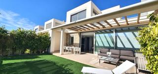 Casa a Poble Nou-Montiboli. A la venta lujosa villa a 50 metros del mar en la mejor urbaniza