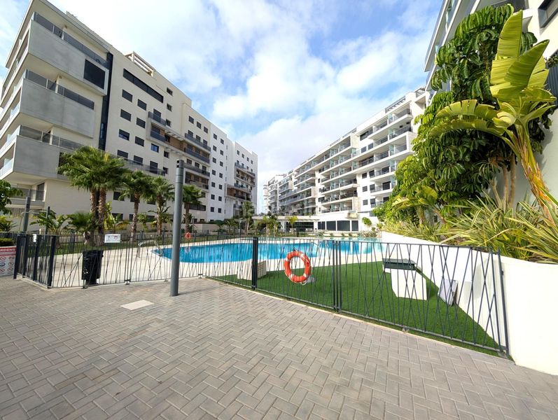 Foto 990aab3c-cdab-46ef-aaa5-da8b36be750e. Àtic amb calefacció aparcament piscina a Campoamor Orihuela