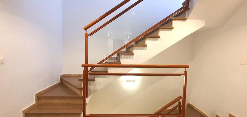 Foto 350f6198-8ad5-4f52-b73f-6e1ee403199d. Casa adossada amb calefacció aparcament piscina a Alicante