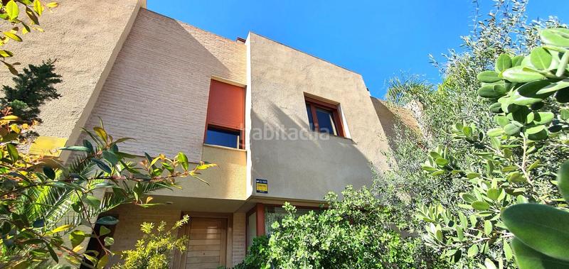 Foto 55760d90-5a12-4fe8-8a62-1b1a2f6a5968. Casa adossada amb calefacció aparcament piscina a Alicante