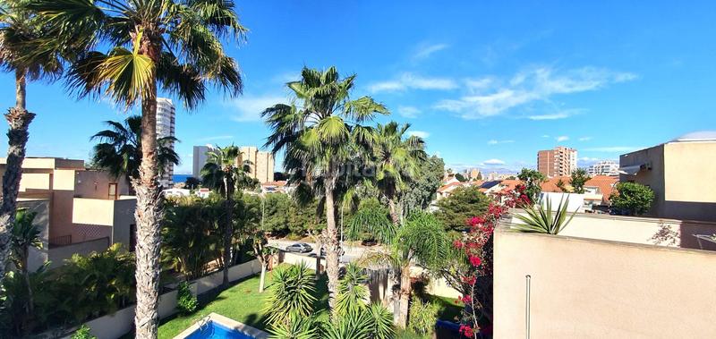 Foto 9d608178-3744-4524-9f45-fd7e85ec00bd. Casa adossada amb calefacció aparcament piscina a Alicante