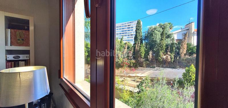 Foto a8577c9f-2e2b-4acc-9458-a1f9b08c72a5. Casa adossada amb calefacció aparcament piscina a Alicante