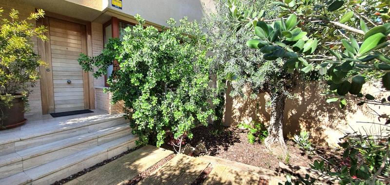 Foto ff3951dd-90b2-47cb-9b82-963650d2269e. Casa adossada amb calefacció aparcament piscina a Alicante