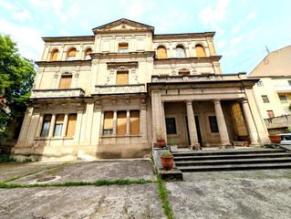 Chalet in Eixample. Palacete en venta para nueva delegación de empresas en alcoy