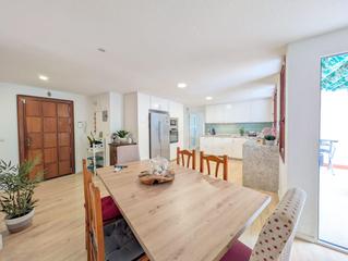 Etagenwohnung in Calle bazan 20. Precioso piso céntrico reformado