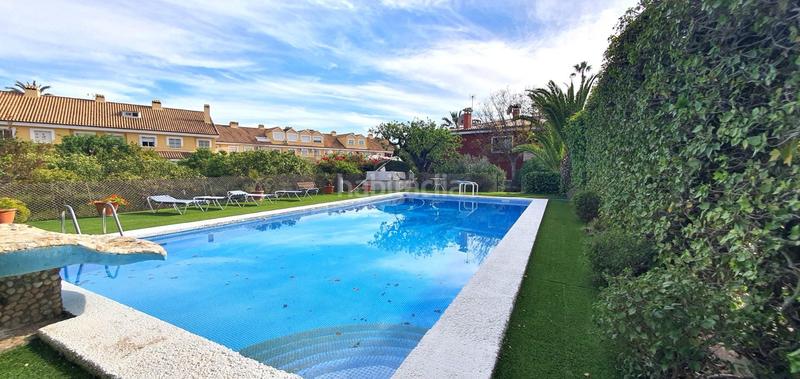 Foto 25262f3d-8569-4686-8745-97b84f6b99d6. Xalet amb calefacció aparcament piscina a La Font-Mezquitas San Juan de Alicante