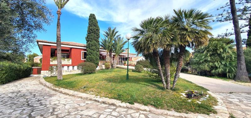 Foto ccfede22-23ba-48be-92b9-51cbb2690a2d. Chalet magnífico chalet independiente en venta en la font con parcela de 2812 metros en San Juan de Alicante