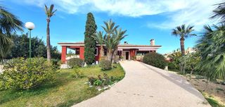 Xalet en La Font-Mezquitas. Est�is buscando un chalet amplio con 500 m2 de edificaci�n y 2.8