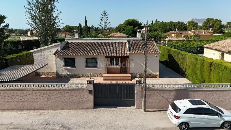 Foto dbd9eeb9-6fcf-4075-a6fa-fcd542affabb. Chalet precioso chalet de estilo mediterráneo en san vicente del raspeig en Sant Vicent del Raspeig