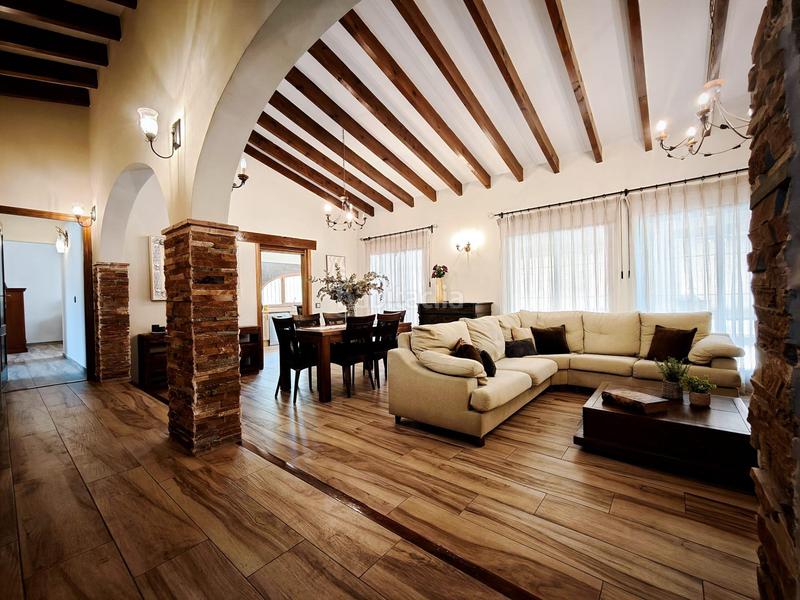 Foto eb4d5ee8-78d8-48cd-b8a8-4a8a64ec4b4b. Chalet precioso chalet de estilo mediterráneo en san vicente del raspeig en Sant Vicent del Raspeig
