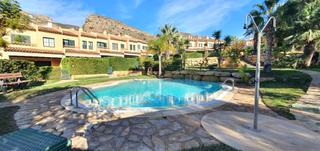 Reihenhaus  Roma. Magnfico chalet adosado en alquiler con opcin a compra en sier