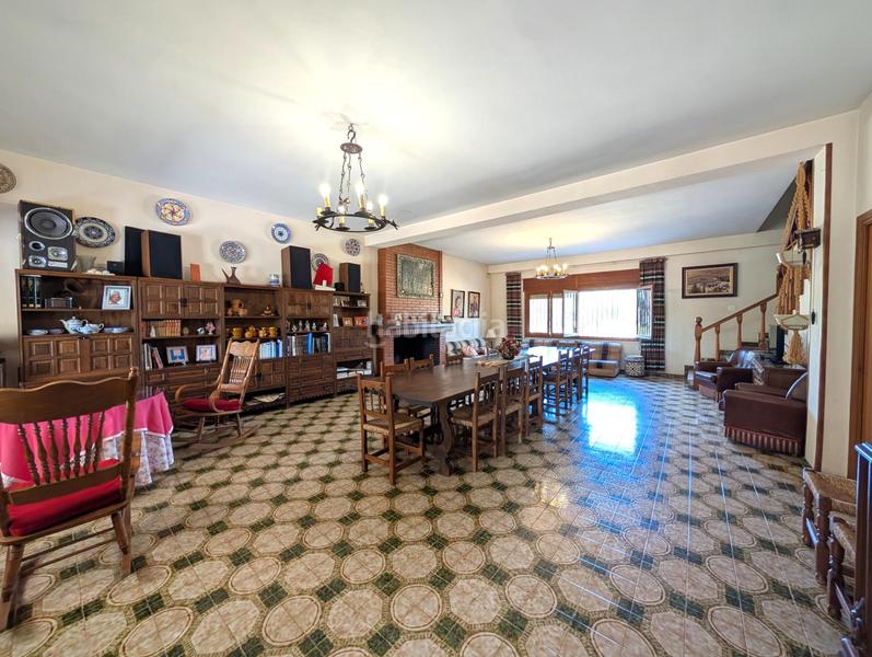 Foto f7e84640-0906-4dec-8b91-26393375c157. Bauernhof mit parking in Onil